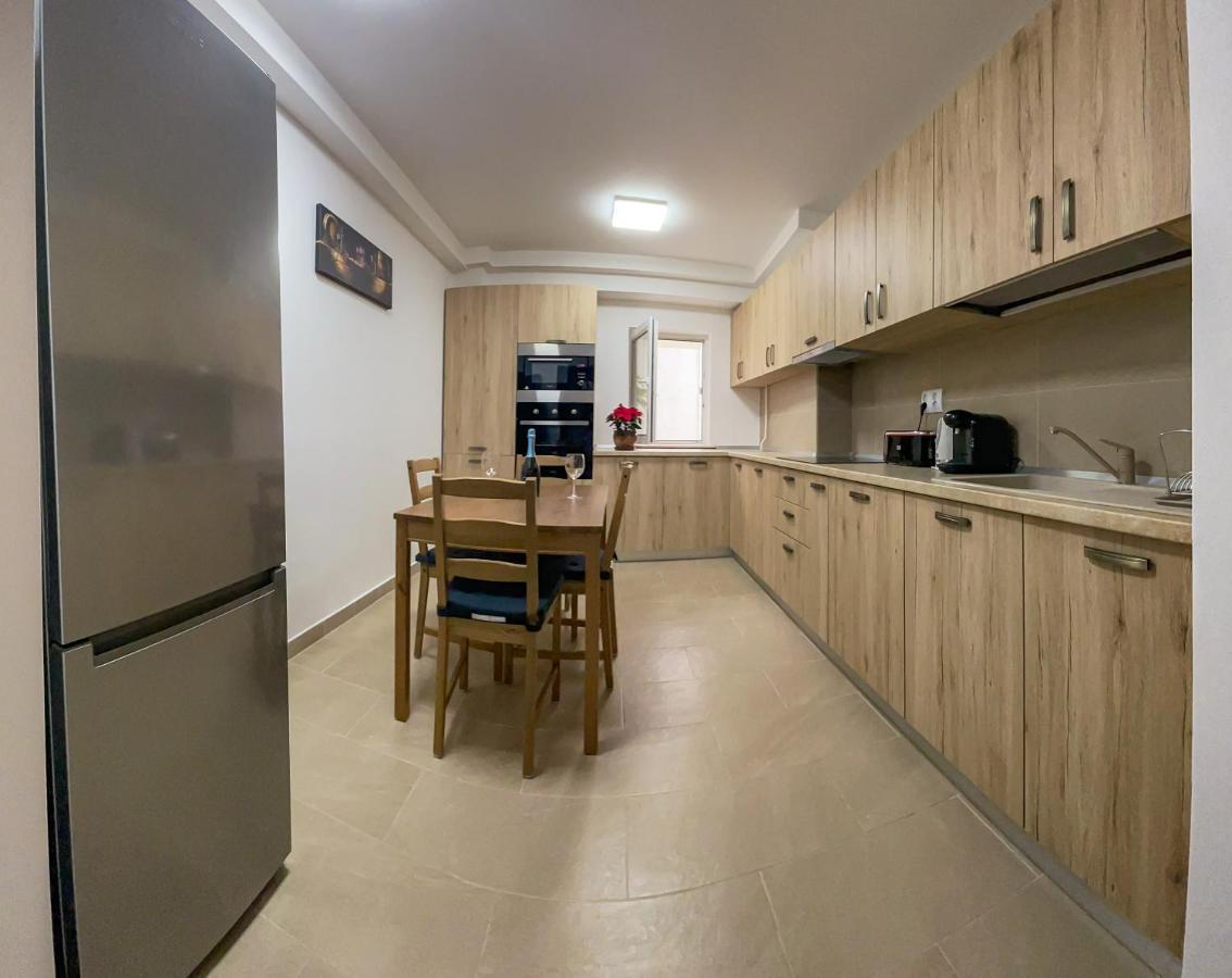Apartment National Arena Mega Mall Elana *